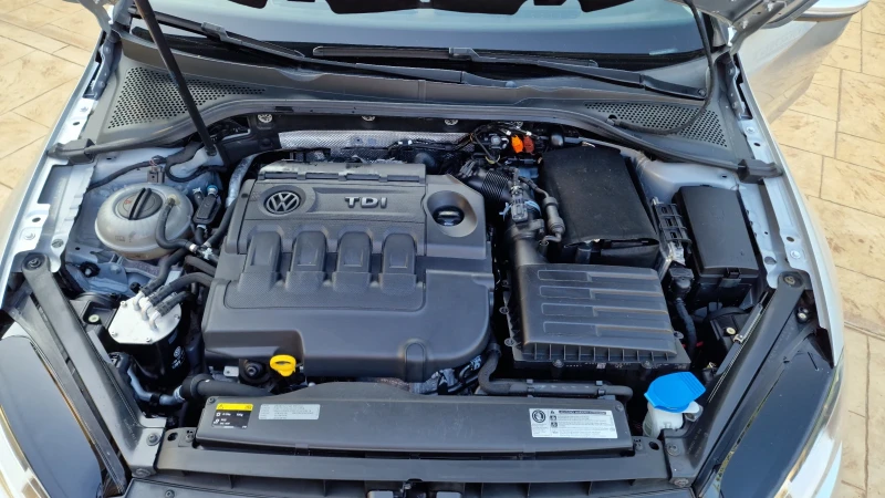 VW Golf 1.6TDi-110k.c.= 6-скорости= Сервизна история!, снимка 16 - Автомобили и джипове - 52618631