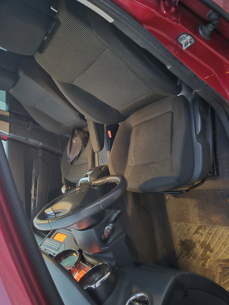 Peugeot 5008 1.6hdi* , снимка 8 - Автомобили и джипове - 52407287