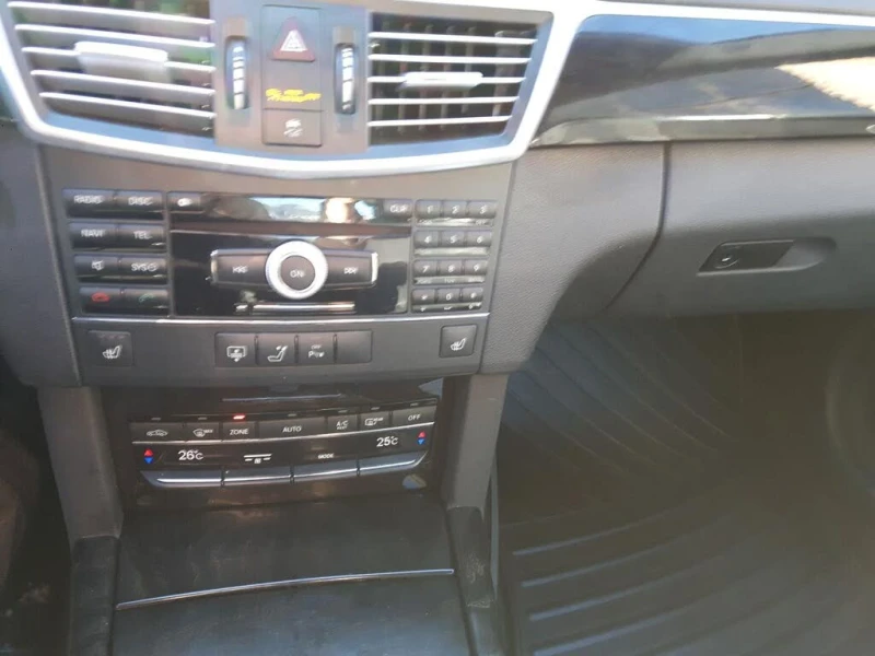Mercedes-Benz E 350 4 MATIC * АвтоКредит(ЦЕНА ДО БГ), снимка 10 - Автомобили и джипове - 53586937