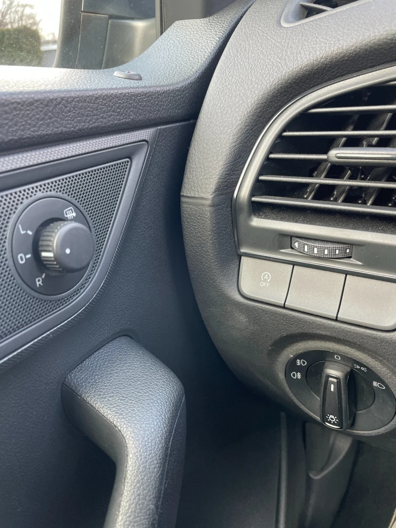 Skoda Fabia 57000 км. * LED * НОВ ВНОС * FACE LIFT - 18700 лв. - 92224656 | Car24.bg