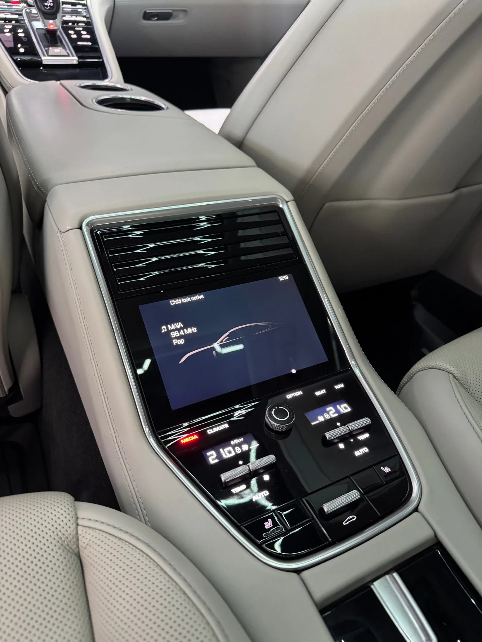 Porsche Panamera 4 E HYBRID * FULL Екстри *  - изображение 6