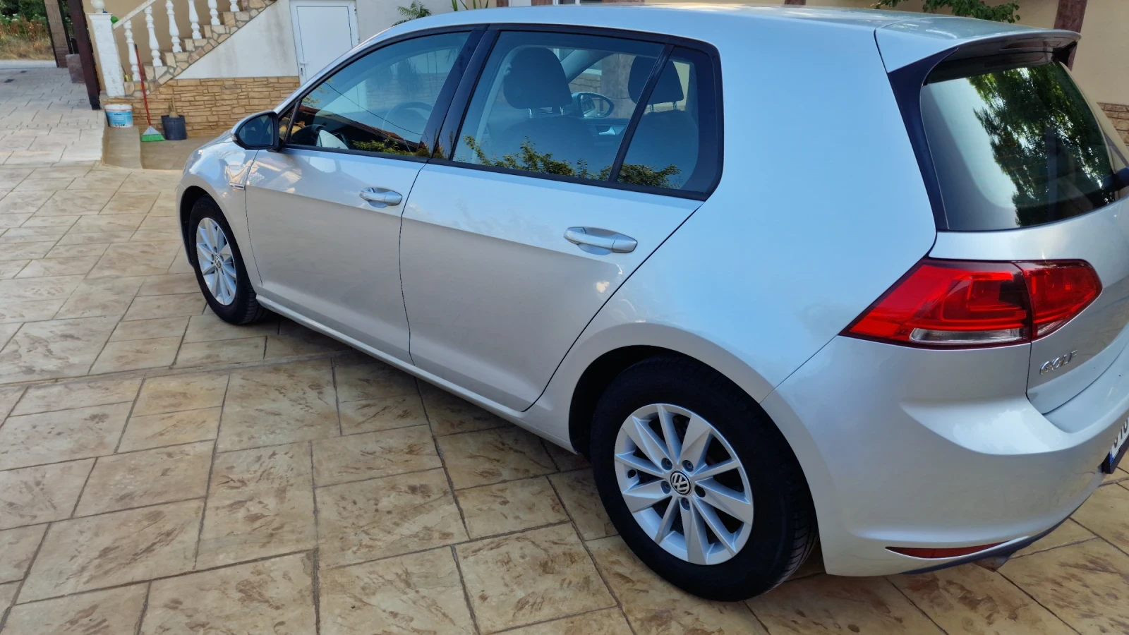 VW Golf 1.6TDi-110k.c.= 6-скорости= Сервизна история! - изображение 5