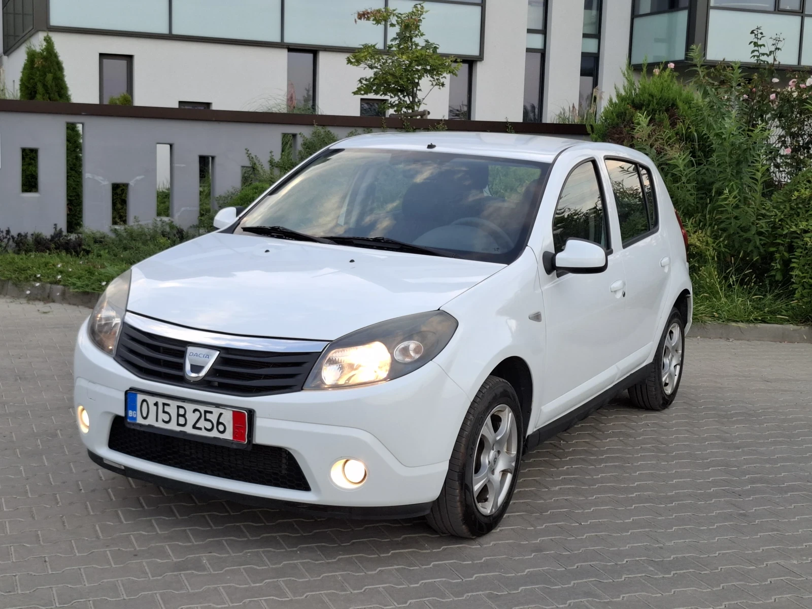 Dacia Sandero 1.2i* (75кс)* * FACELIFT* * HОВ ВНОС* *  - изображение 4