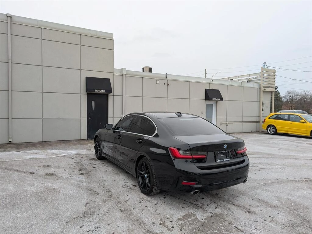 BMW 330 * XDRIVE NAVI SUNROOF TECH FEATS * CARFAX * ЦЕНА Д - изображение 3