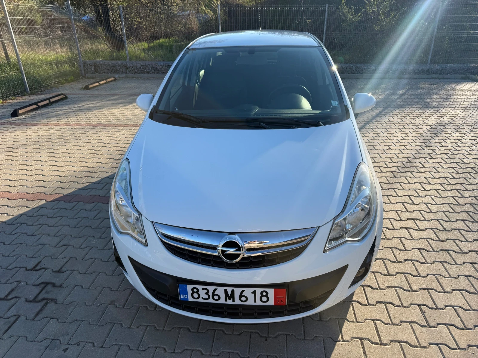 Opel Corsa 1.2i euro 5, снимка 2 - Автомобили и джипове - 54250975
