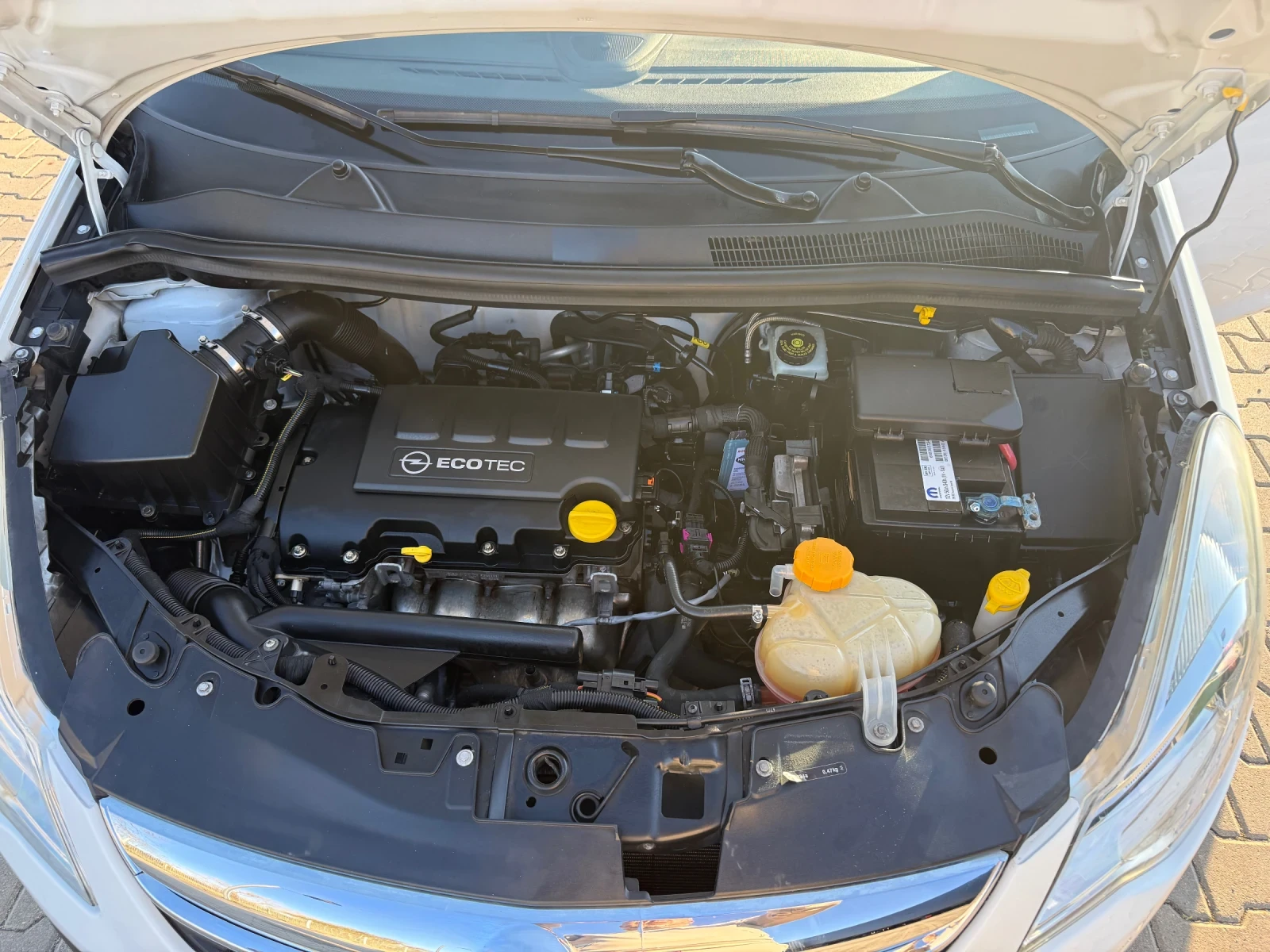 Opel Corsa 1.2i euro 5, снимка 15 - Автомобили и джипове - 54250975