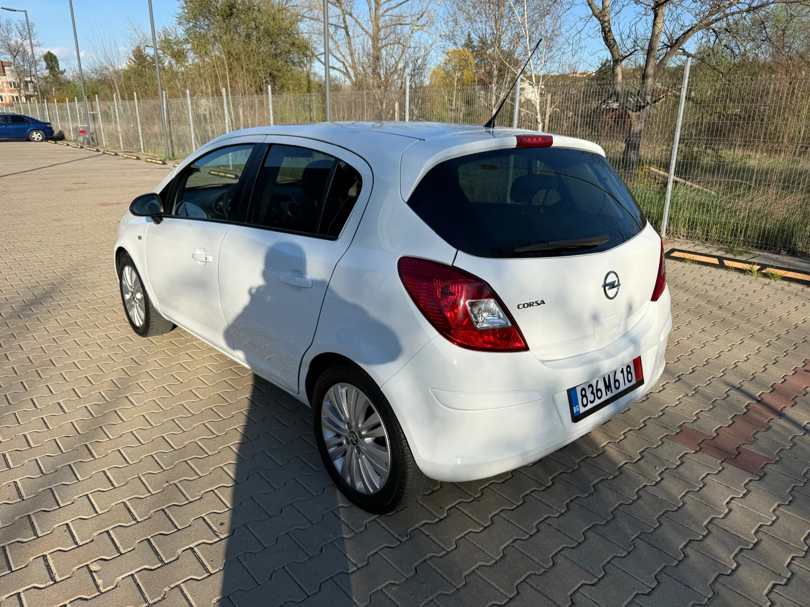 Opel Corsa 1.2i euro 5, снимка 5 - Автомобили и джипове - 54250975
