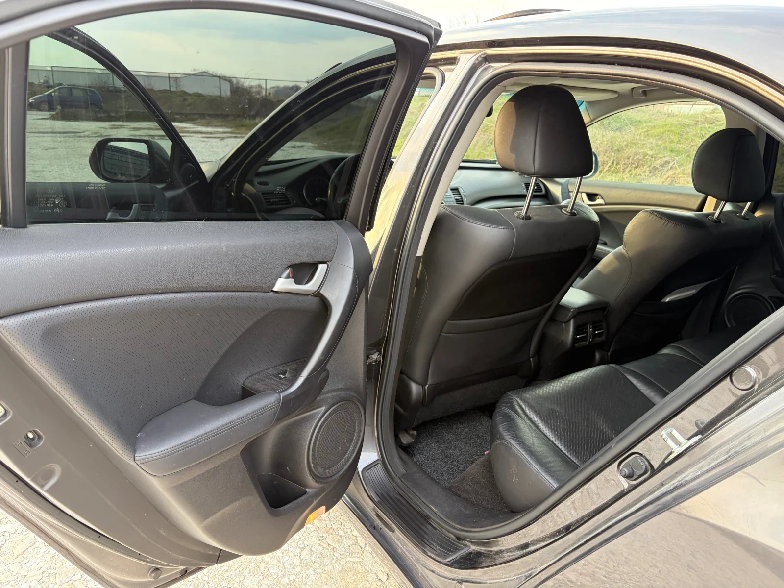Honda Accord 2.4 i-VTEC Executive! Сервизна история!, снимка 10 - Автомобили и джипове - 54543105