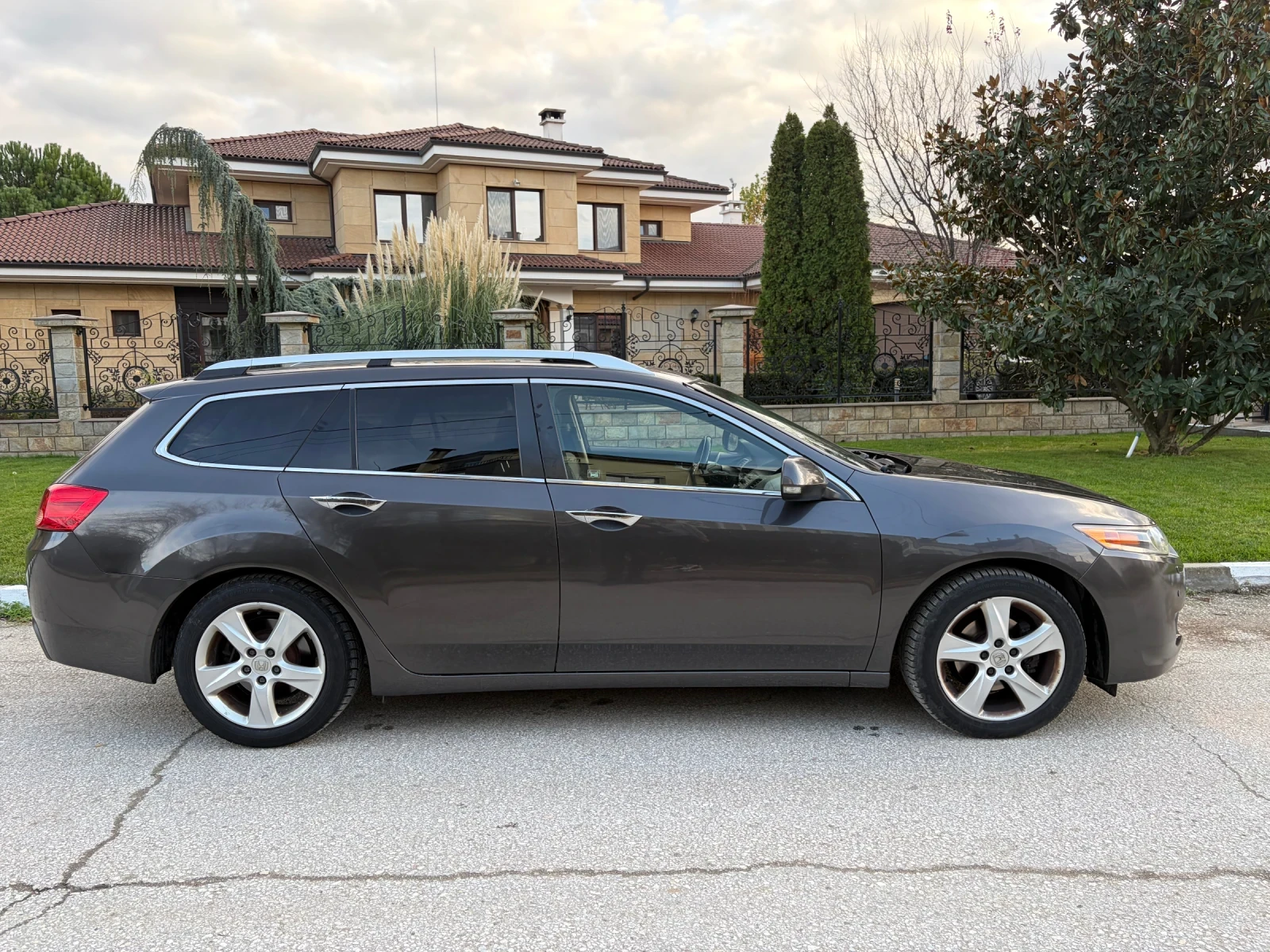 Honda Accord 2.2 i-DTEC, снимка 6 - Автомобили и джипове - 54543105