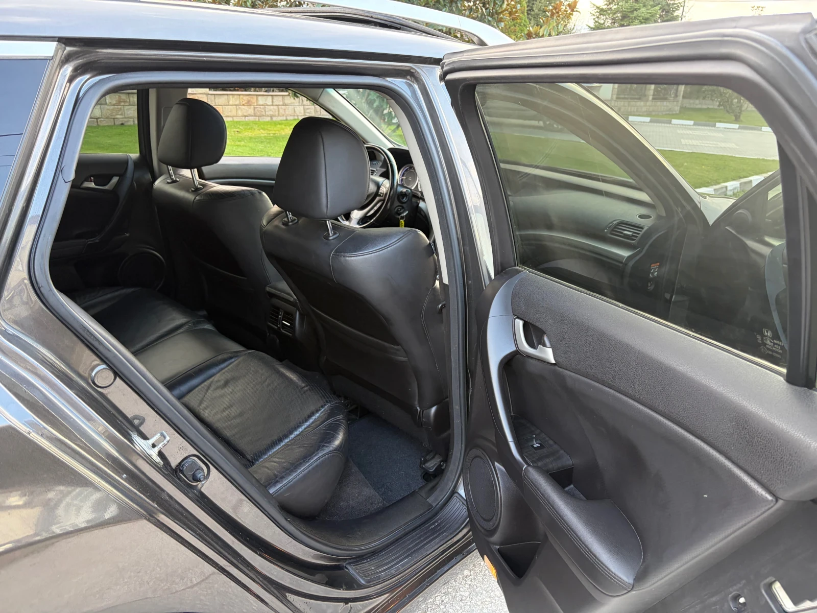 Honda Accord 2.2 i-DTEC, снимка 11 - Автомобили и джипове - 54543105