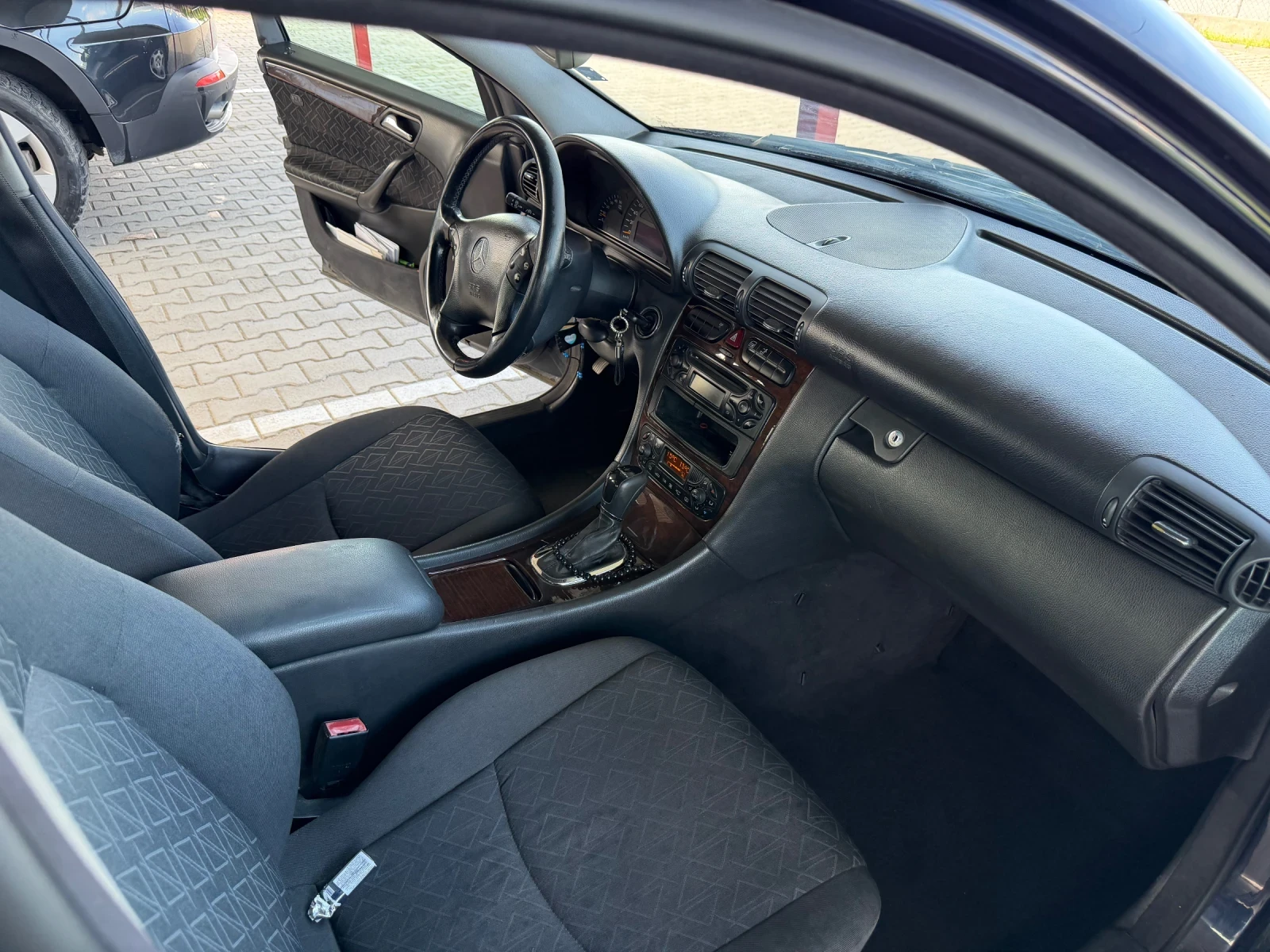 Mercedes-Benz C 220 CDI АВТОМАТИК, снимка 8 - Автомобили и джипове - 54857764