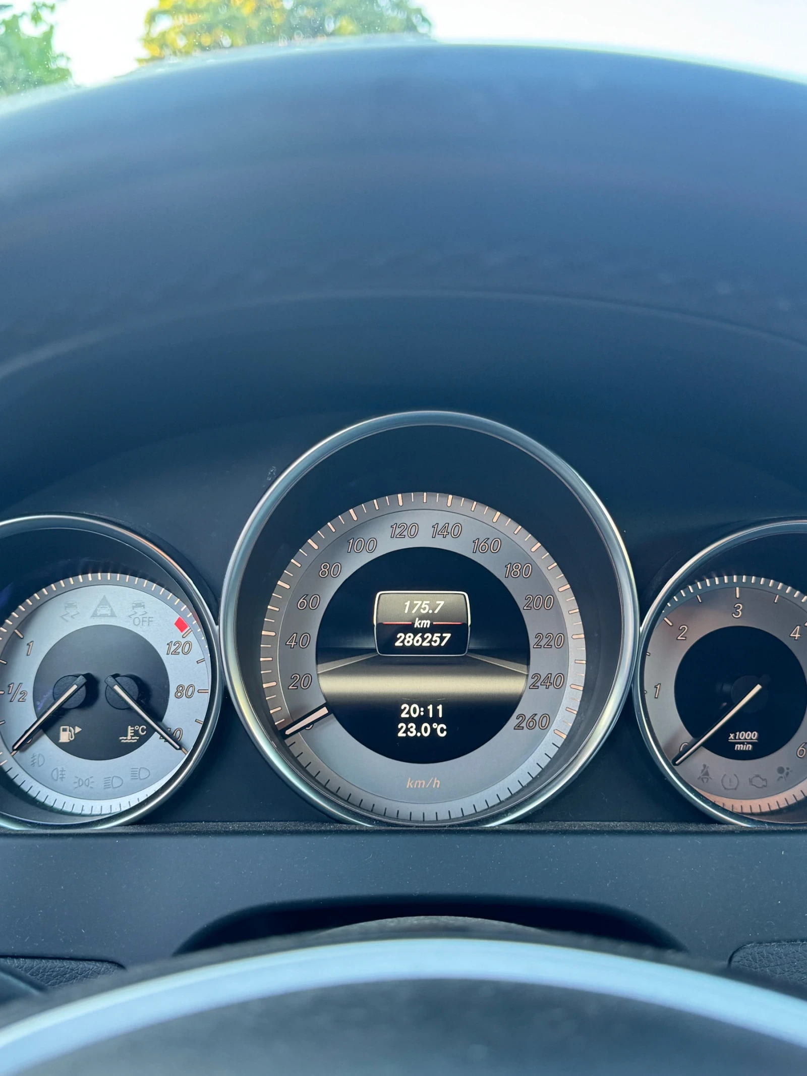Mercedes-Benz C 200, снимка 9 - Автомобили и джипове - 54962561