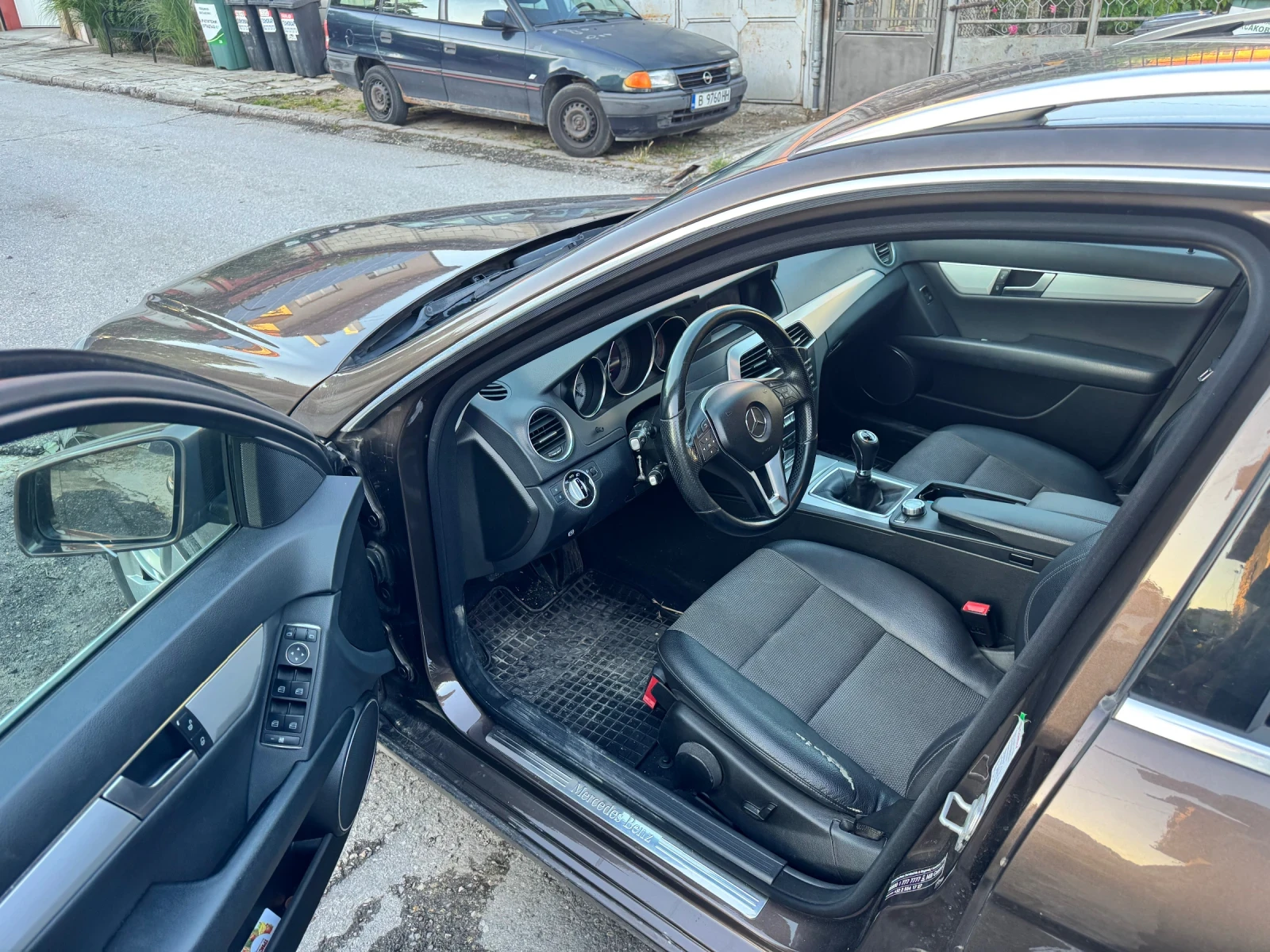 Mercedes-Benz C 200, снимка 6 - Автомобили и джипове - 54962561