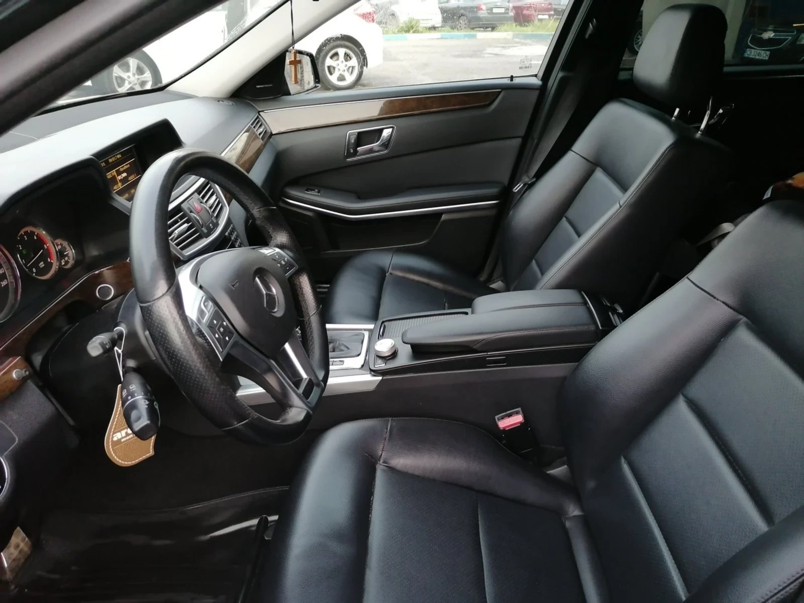 Mercedes-Benz E 200 CDI , снимка 11 - Автомобили и джипове - 55330264