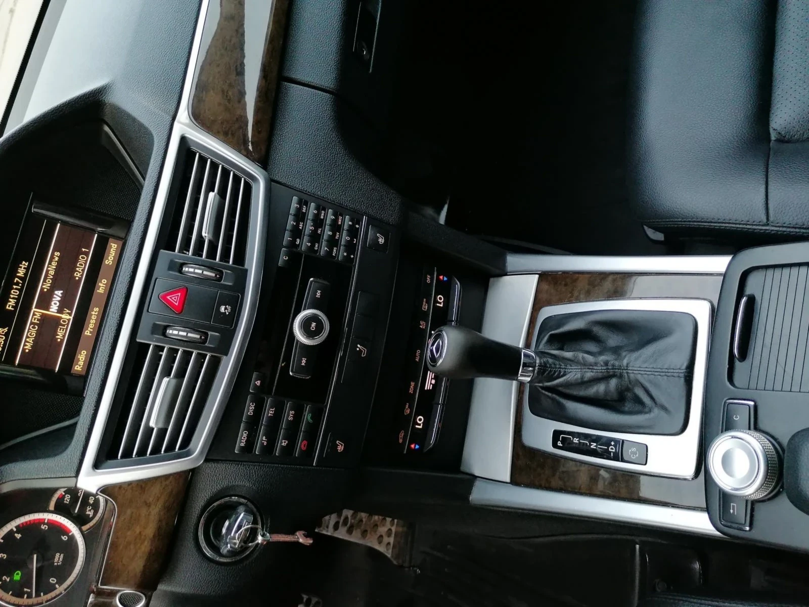 Mercedes-Benz E 200 CDI , снимка 8 - Автомобили и джипове - 55330264