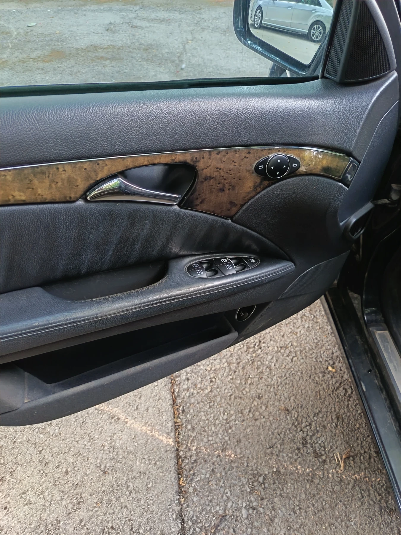 Mercedes-Benz E 320, снимка 9 - Автомобили и джипове - 55362831
