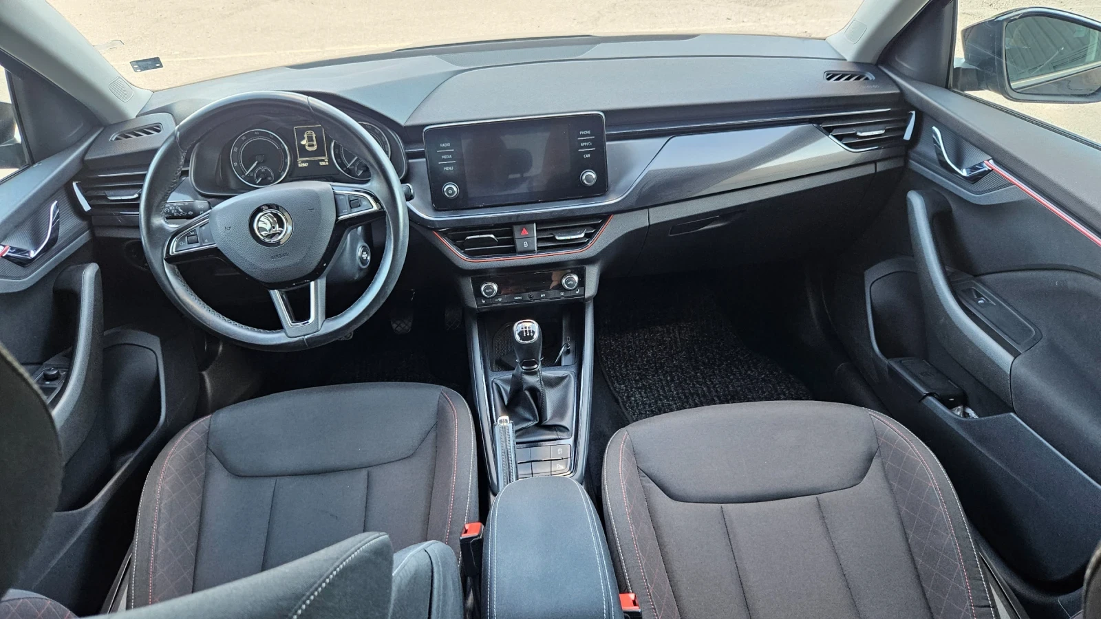 Skoda Scala 63000КМ. FULL LED KEYLESS CARPLAY, снимка 12 - Автомобили и джипове - 55619717