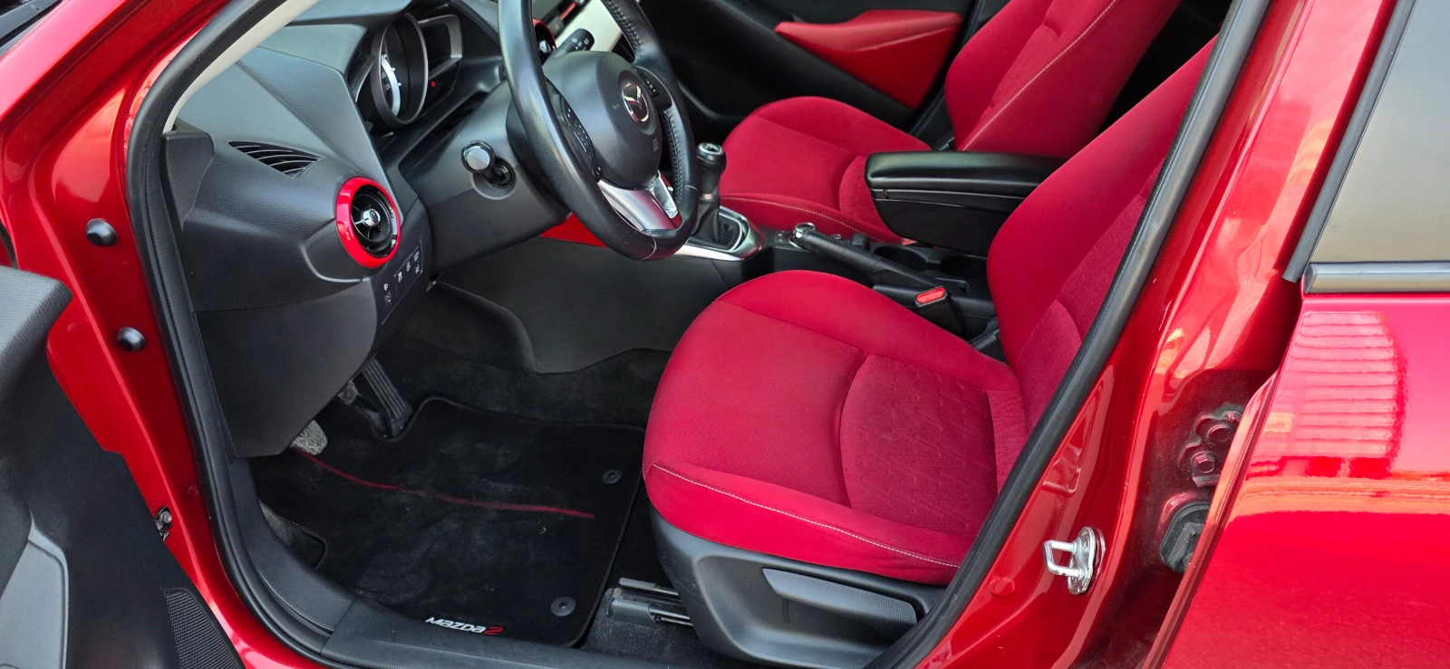 Mazda 2 HAZUMI Passion Red, снимка 12 - Автомобили и джипове - 55799452