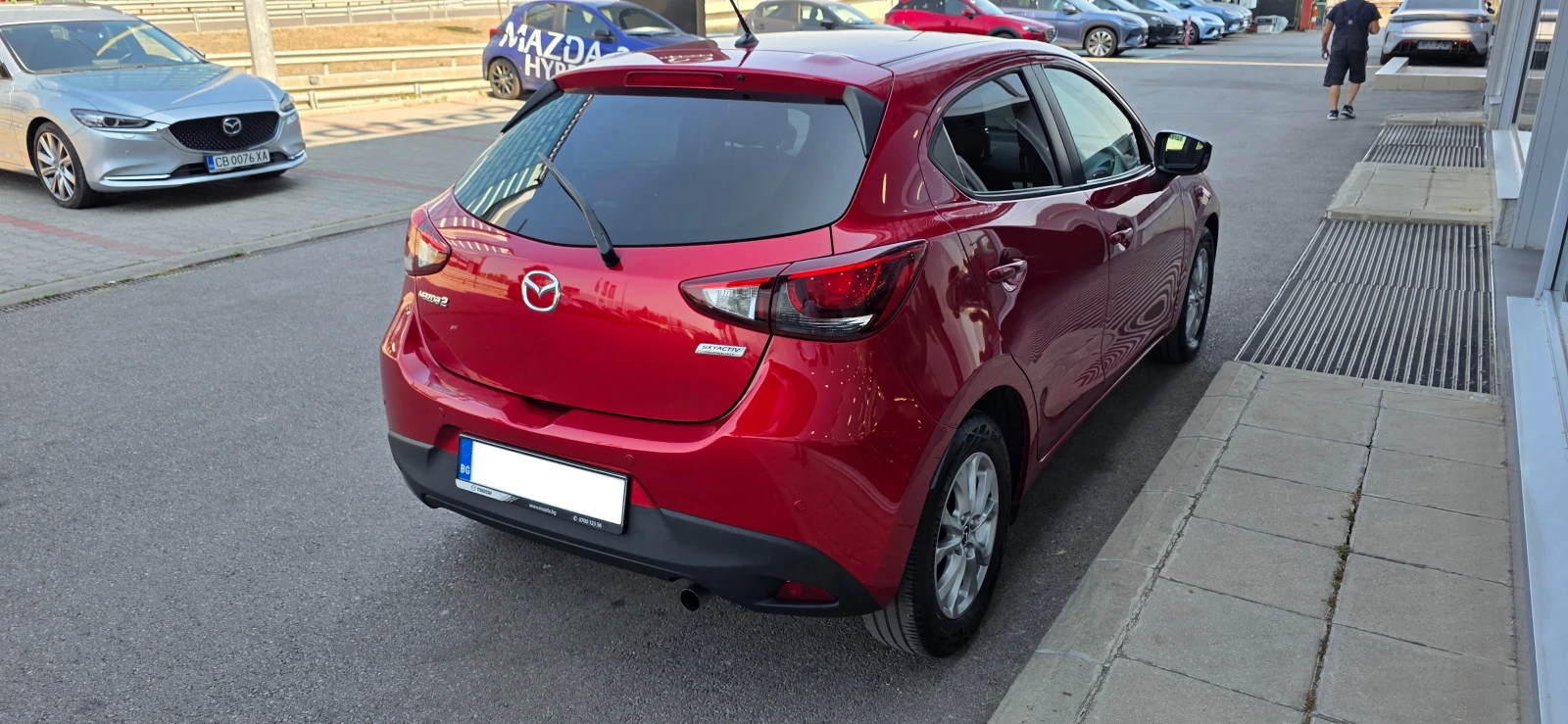 Mazda 2 HAZUMI Passion Red, снимка 5 - Автомобили и джипове - 55799452