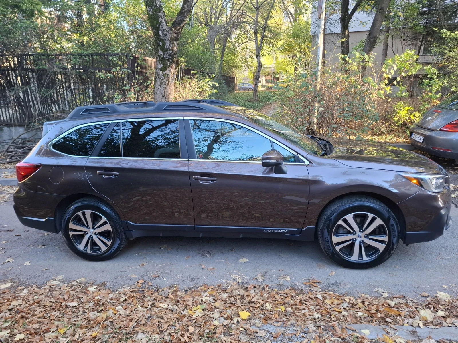 Subaru Outback Limited 3.6R AWD, снимка 4 - Автомобили и джипове - 56630801