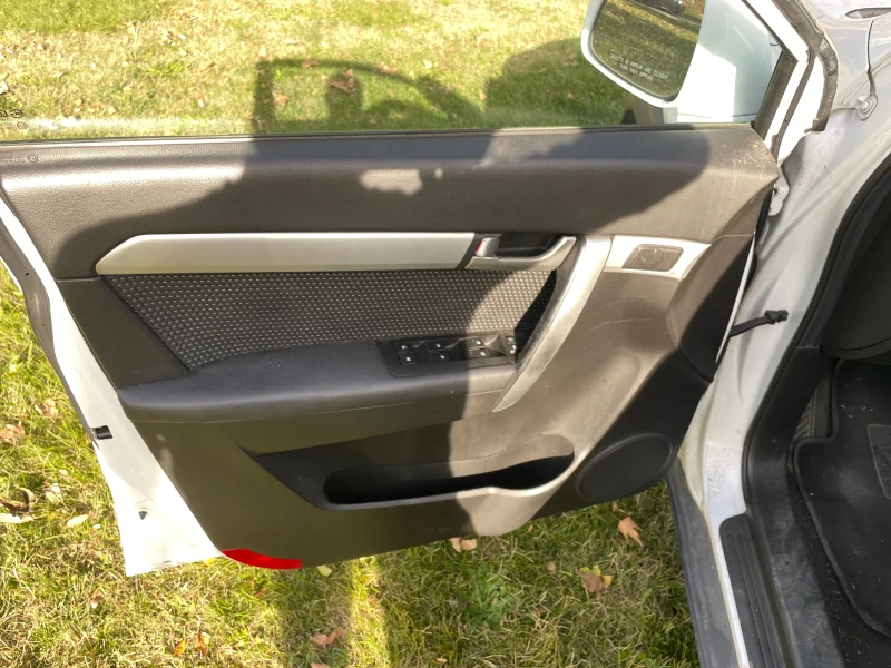 Chevrolet Captiva 2.2 CDTI 7 Места фейслифт, снимка 15 - Автомобили и джипове - 52278694