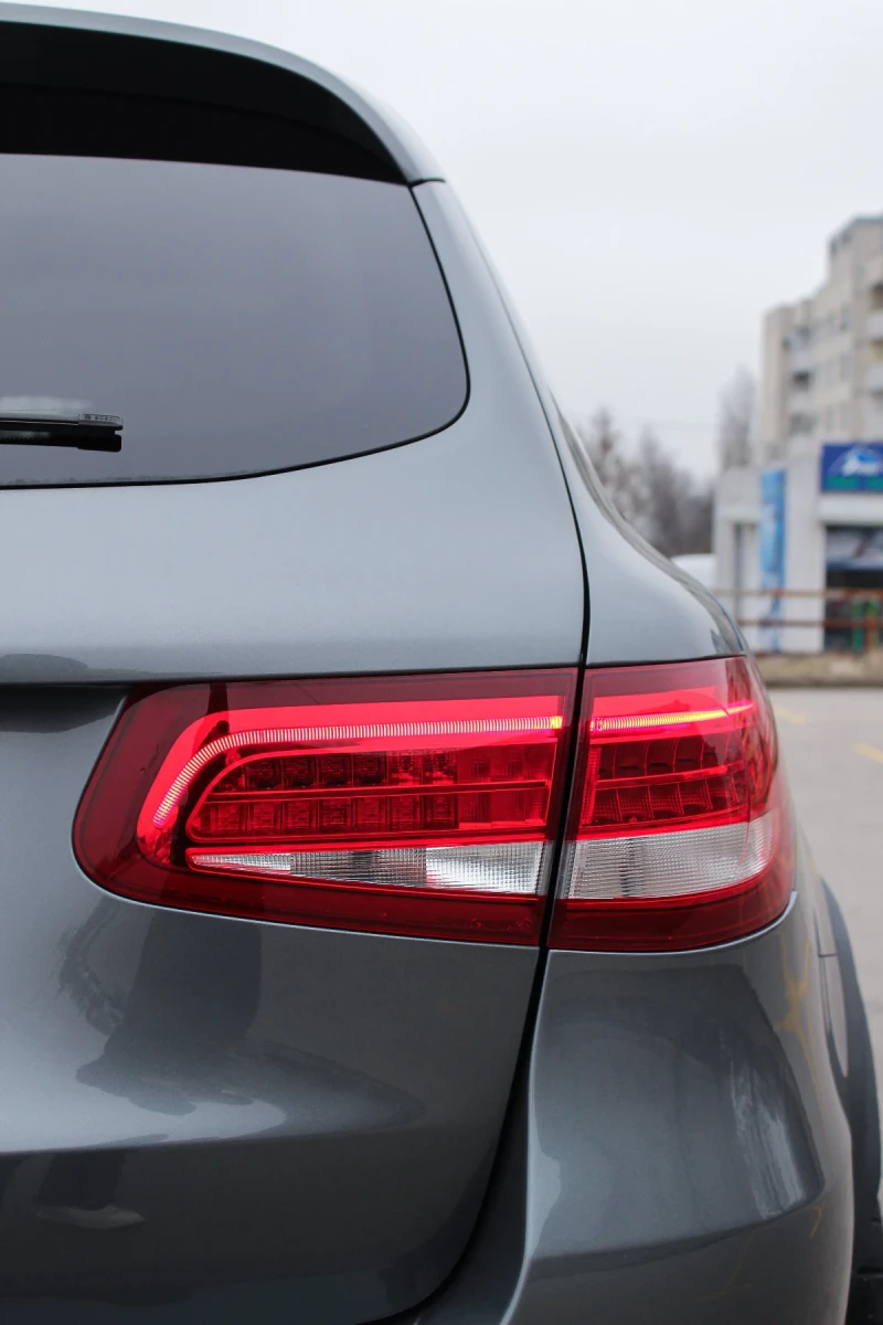 Mercedes-Benz GLC 300 AMG* 4MATIC* PANORAMA* ЛИЗИНГ, снимка 9 - Автомобили и джипове - 53132369