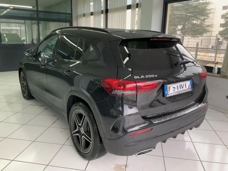 Mercedes-Benz GLA 200 d AMG Line - изображение 3