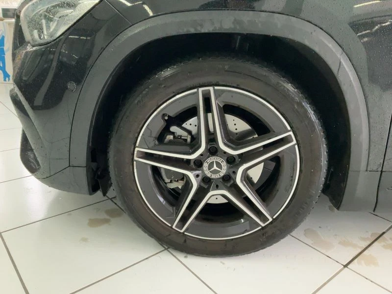 Mercedes-Benz GLA 200 d AMG Line - изображение 9