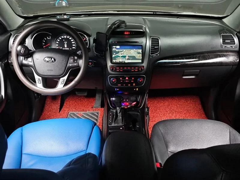 Kia Sorento 2.0 2WD, снимка 7 - Автомобили и джипове - 54264150