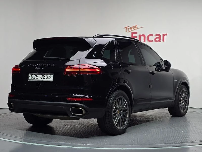 Porsche Cayenne 3.0 Diesel Platium Edition| 245к.с.| ВКЛ.ТЕХНОТЕСТ, снимка 2 - Автомобили и джипове - 55197482