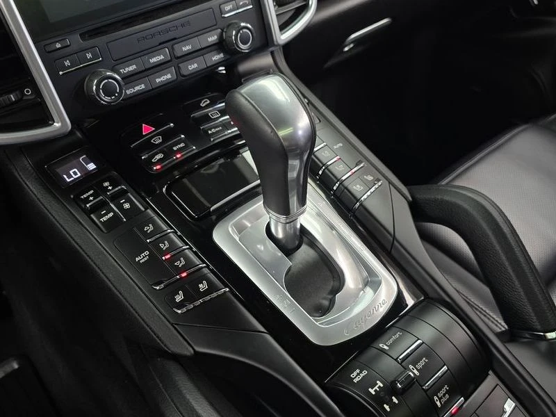 Porsche Cayenne 3.0 Diesel Platium Edition| 245к.с.| ВКЛ.ТЕХНОТЕСТ, снимка 9 - Автомобили и джипове - 55197482