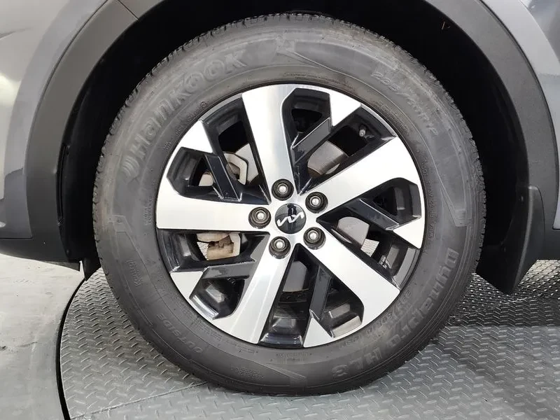 Kia Sorento 2.2 CRDI 4WD - САМО 30% АВАНС, снимка 5 - Автомобили и джипове - 55899870