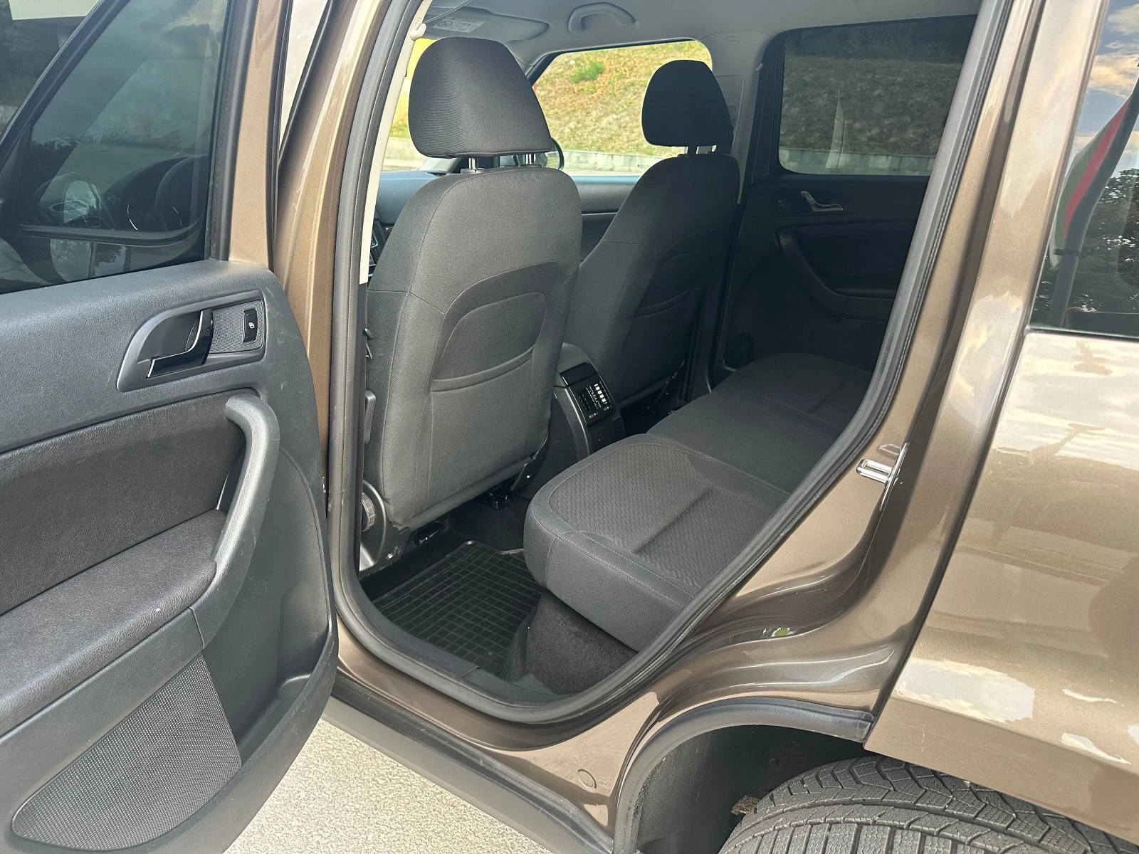 Skoda Yeti 2.0TDI* 4x4* FaceLift* Keyless Go* *  | Mobile.bg   11