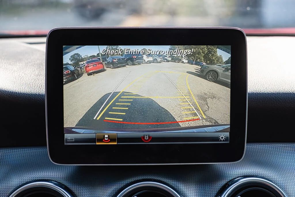 Mercedes-Benz GLA 250 4 MATIC * АвтоКредит (ЦЕНА ДО БГ), снимка 13 - Автомобили и джипове - 53757436