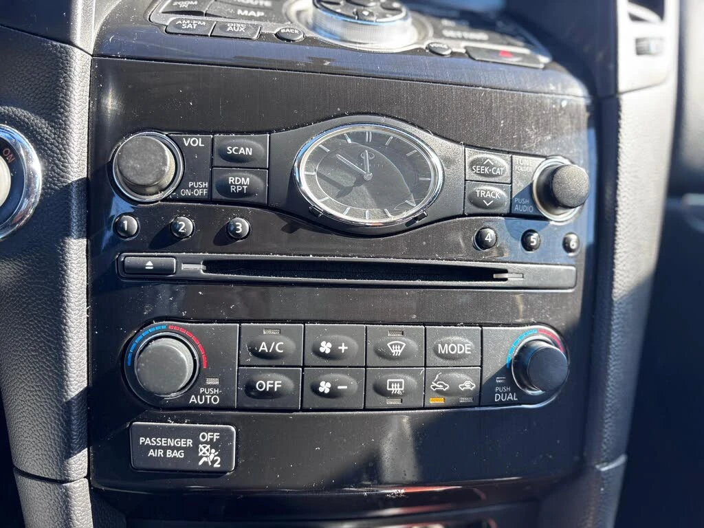 Infiniti QX70, снимка 14 - Автомобили и джипове - 53782355