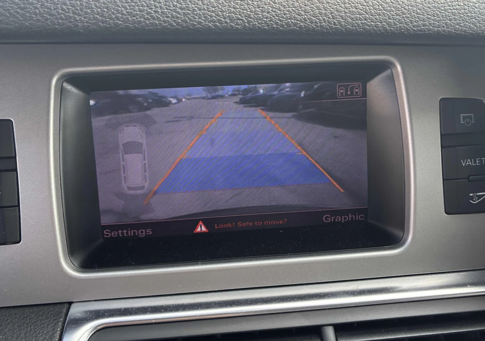 Audi Q7 3.0L Sport* Кожа* Подгрев* втори чифт джанти с гум, снимка 13 - Автомобили и джипове - 53880742