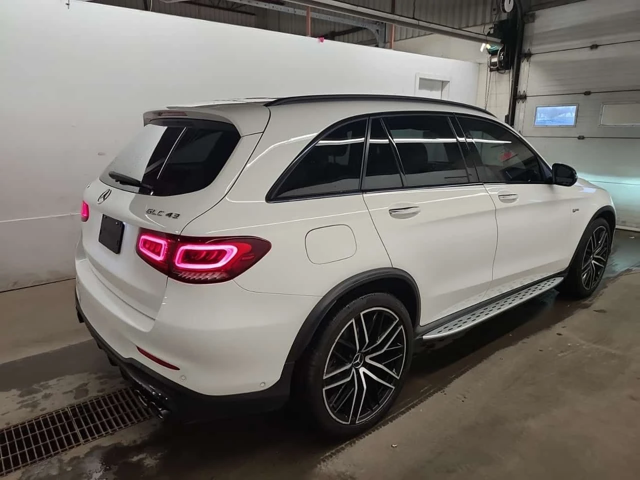 Mercedes-Benz GLC * AMG 43 * CARFAX * ЦЕНА ДО БГ, снимка 4 - Автомобили и джипове - 53928300