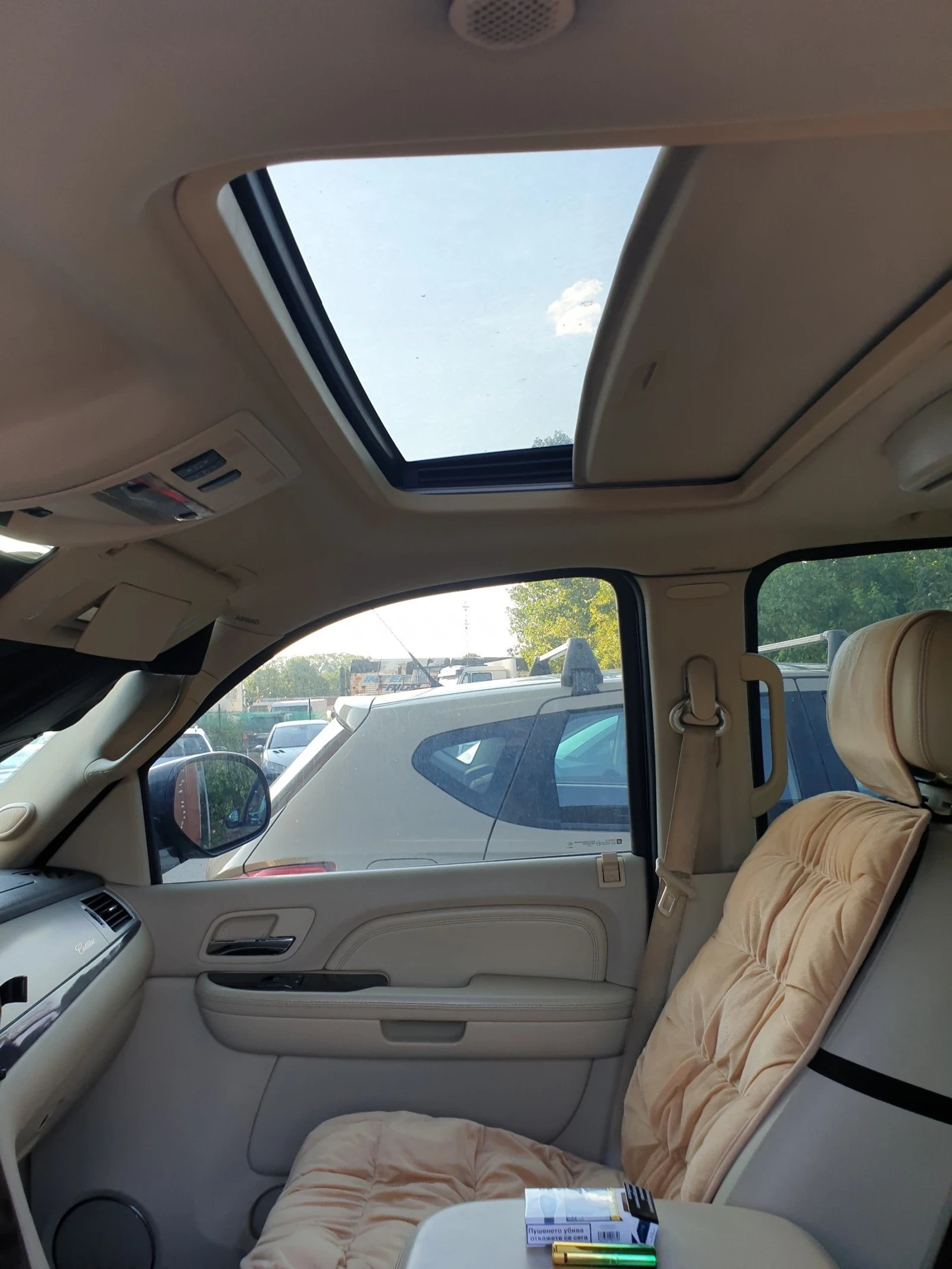 Cadillac Escalade, снимка 15 - Автомобили и джипове - 54412868