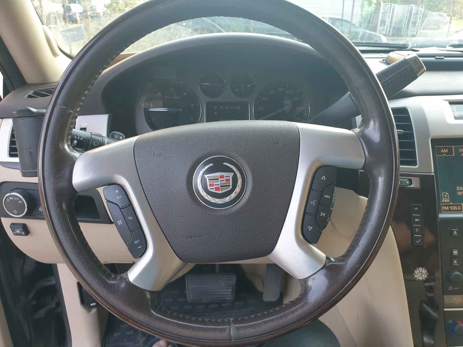 Cadillac Escalade, снимка 12 - Автомобили и джипове - 54412868