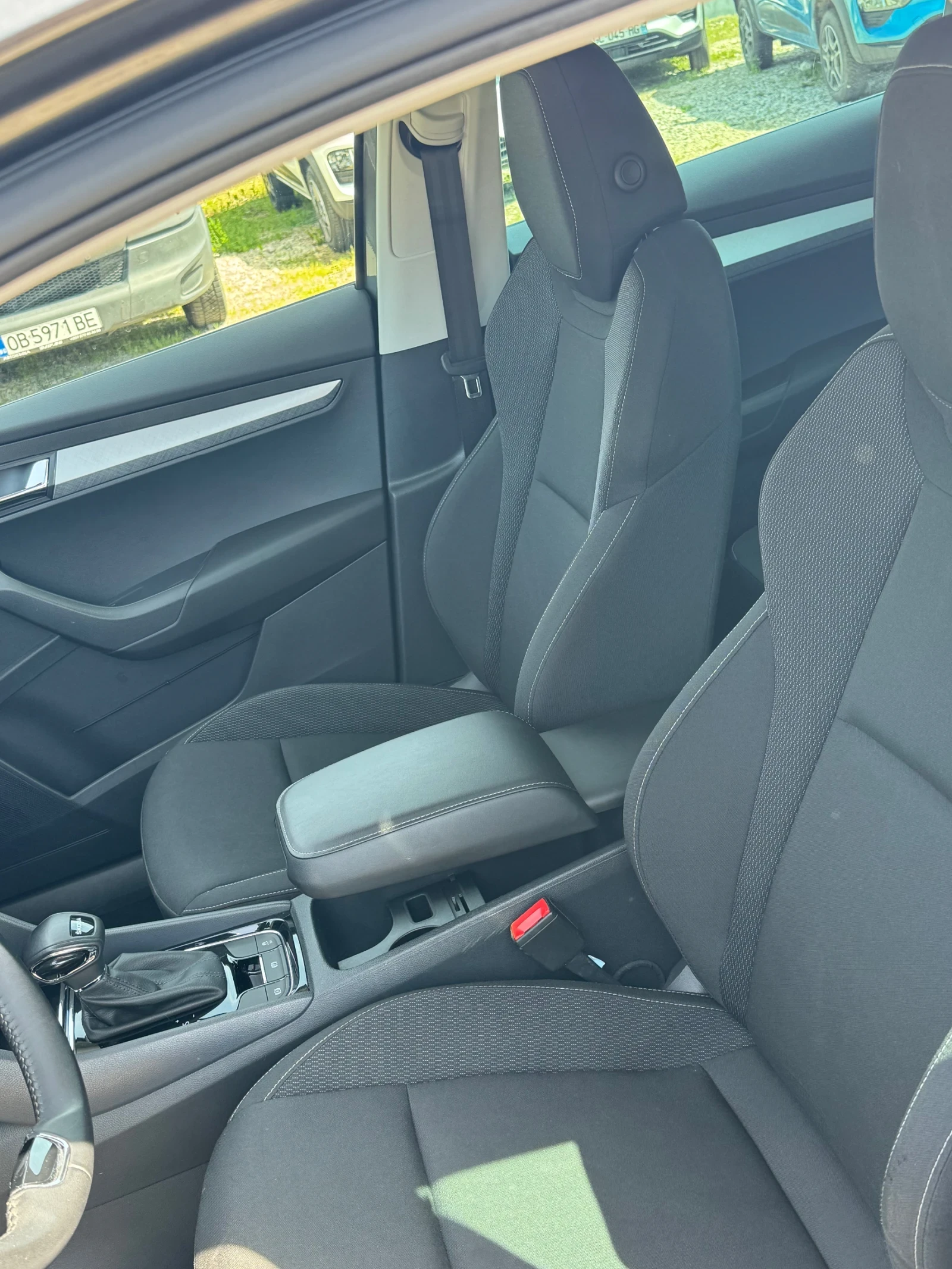 Skoda Karoq 2.0 TDI 150 kc , снимка 7 - Автомобили и джипове - 54774463