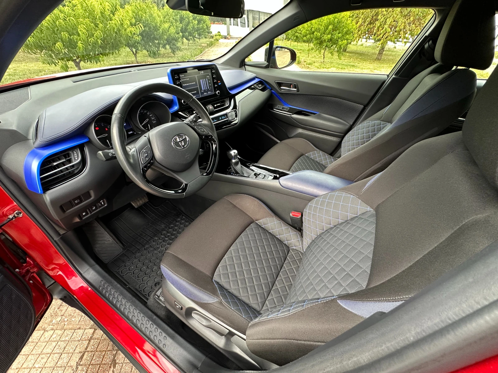 Toyota C-HR 2.0, снимка 9 - Автомобили и джипове - 55155418