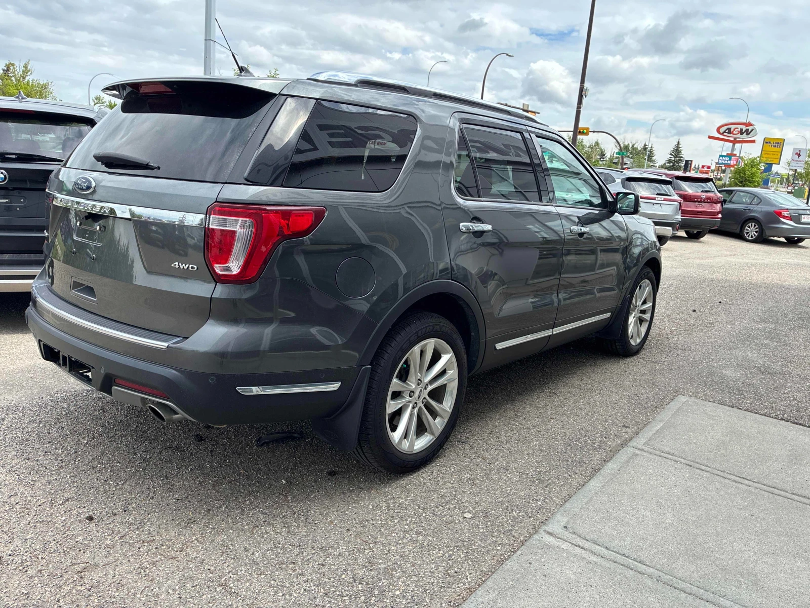Ford Explorer Limited/ОБДУХВАНЕ/7МЕСТЕН/ПАНОРАМА/CARFAX, снимка 4 - Автомобили и джипове - 55165140