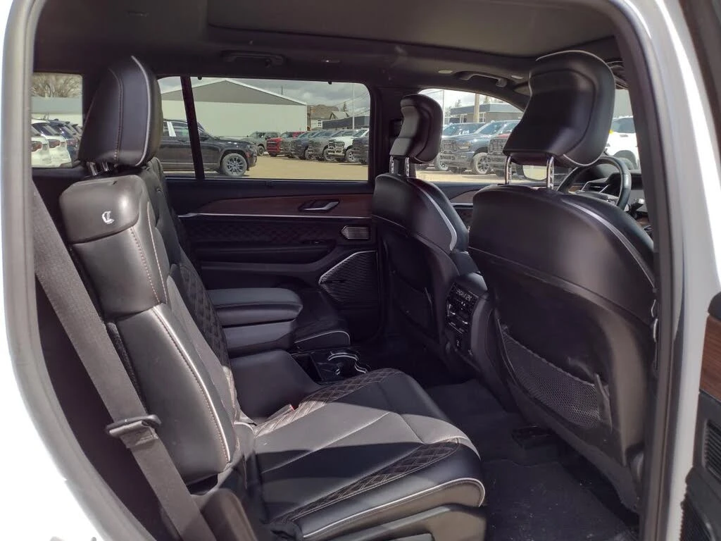Jeep Grand Wagoneer L 5.7 SUMMIT 4X4 SPECIAL FULL, снимка 15 - Автомобили и джипове - 55672871