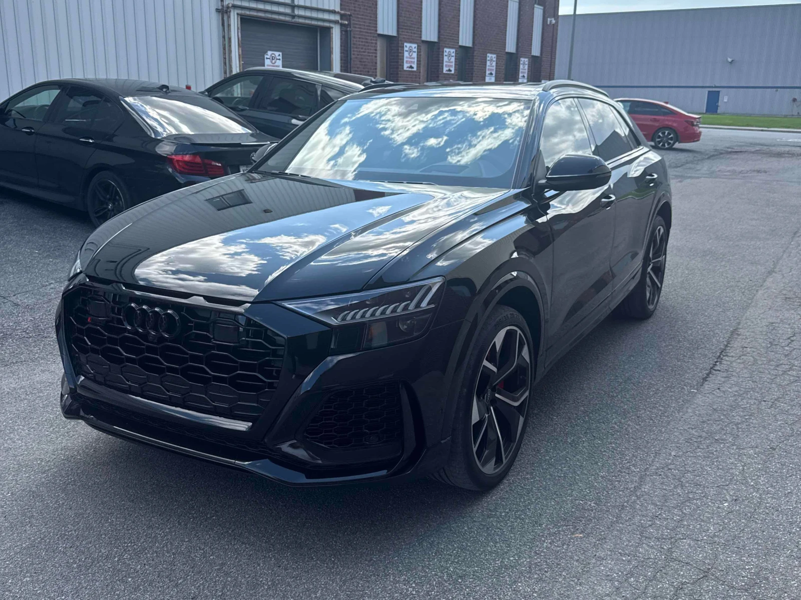 Audi RSQ8 4.0 TFSI quattro * CARFAX * АВТОКРЕДИТ * , снимка 16 - Автомобили и джипове - 56018519