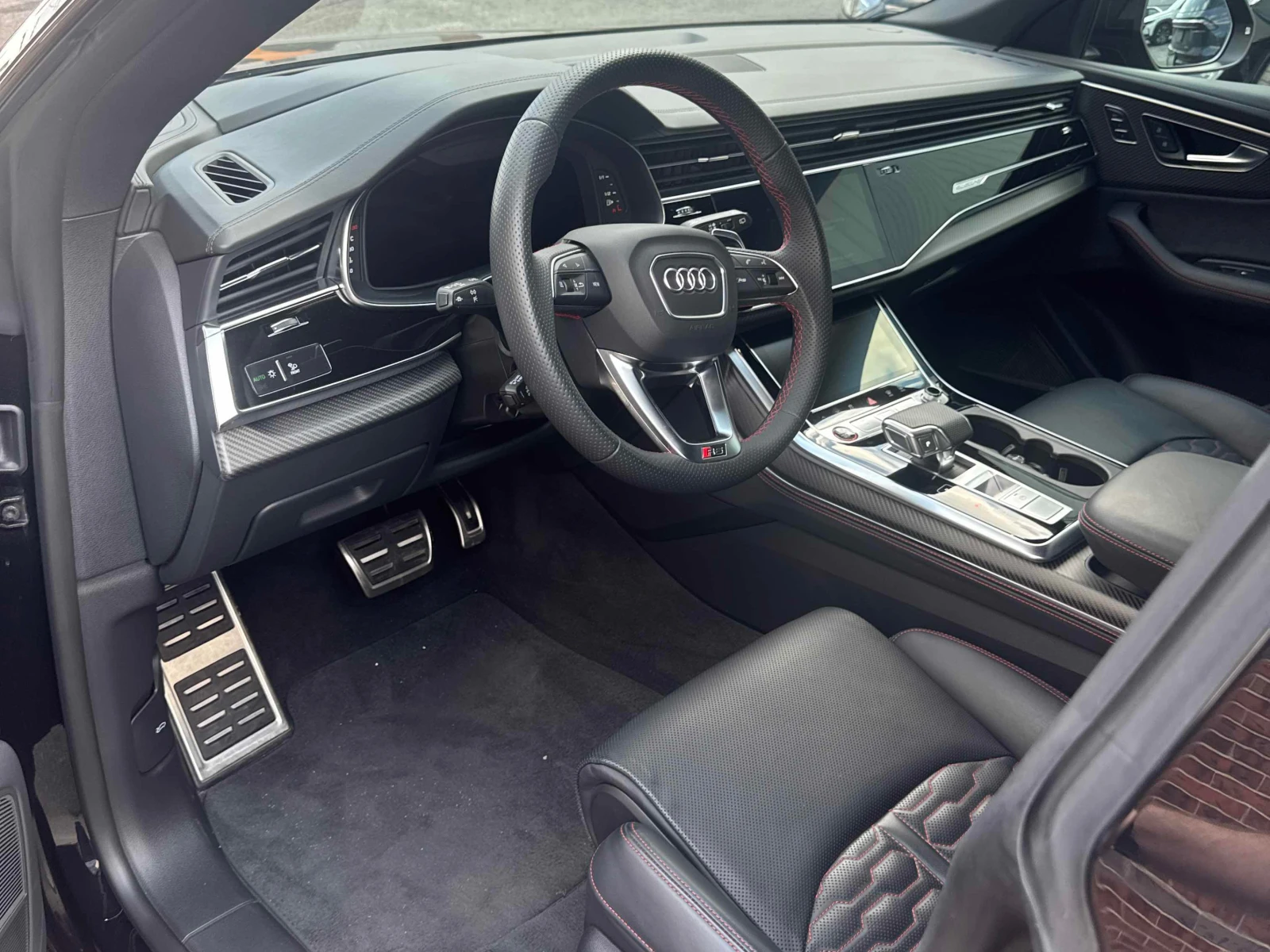 Audi RSQ8 4.0 TFSI quattro * CARFAX * АВТОКРЕДИТ * , снимка 5 - Автомобили и джипове - 56018519