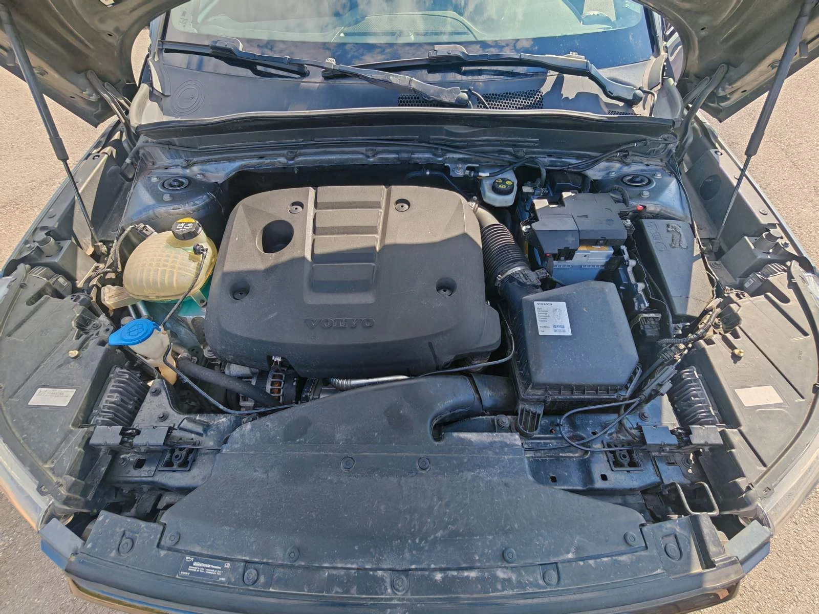 Volvo XC40 D3 R-design, снимка 12 - Автомобили и джипове - 56222289