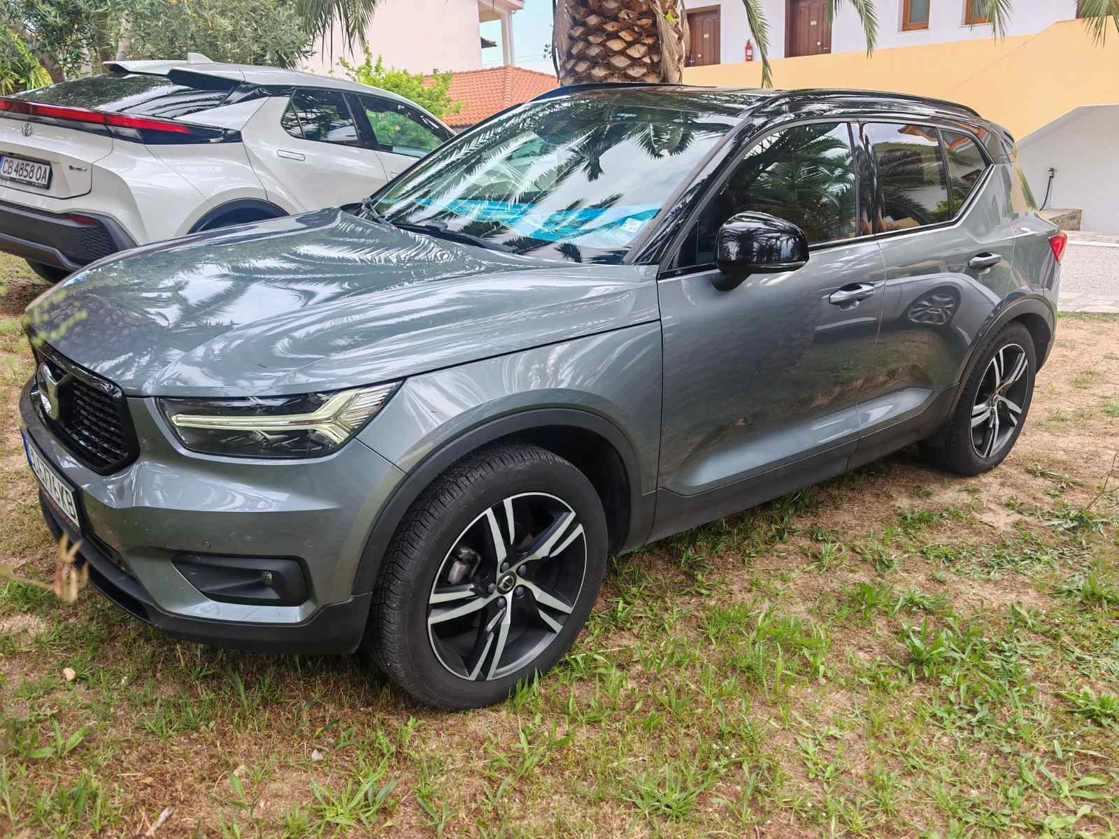 Volvo XC40 D3 R-design, снимка 4 - Автомобили и джипове - 56222289