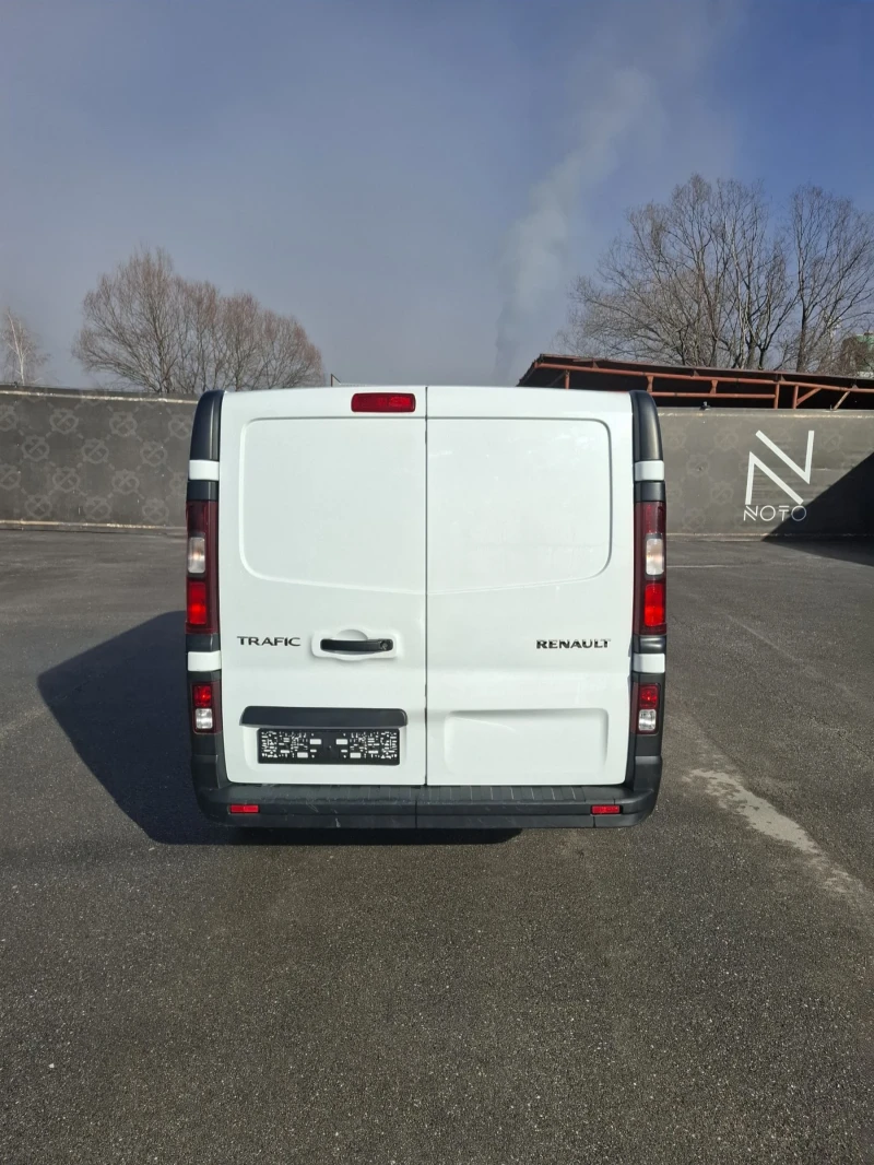 Renault Trafic, снимка 4 - Бусове и автобуси - 53263743