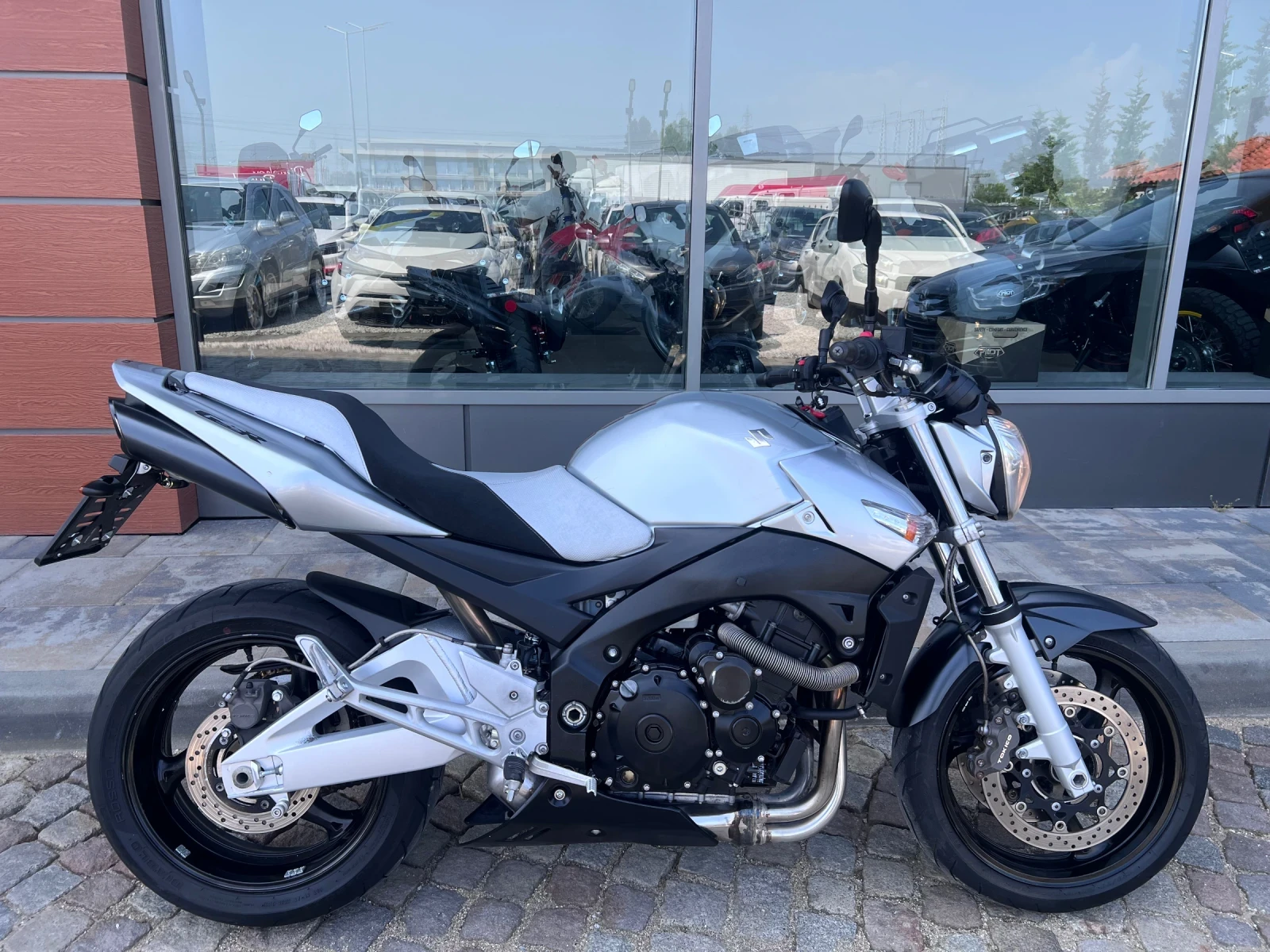 Suzuki Gsr 600, снимка 1