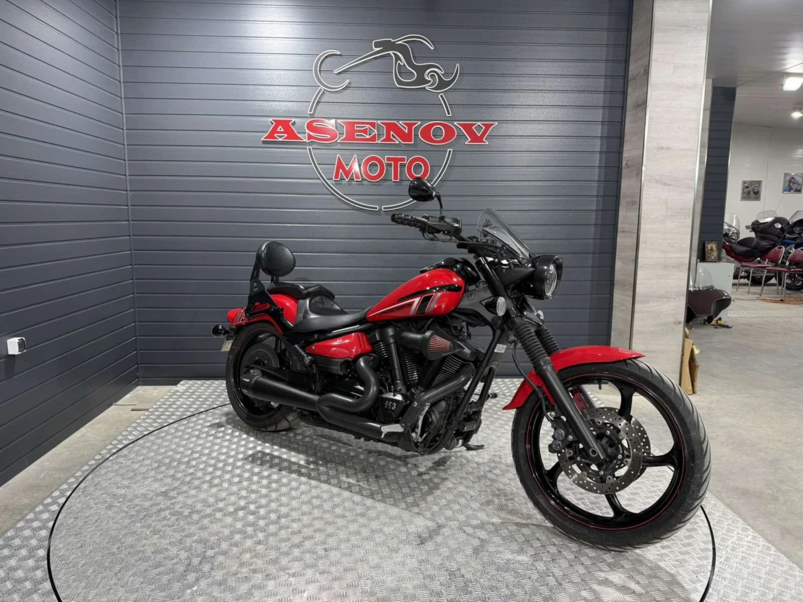 Yamaha Raider RED BARON